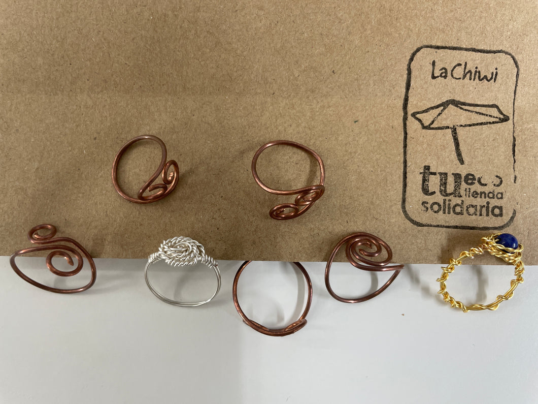Hand-twisted wire ring - variedad