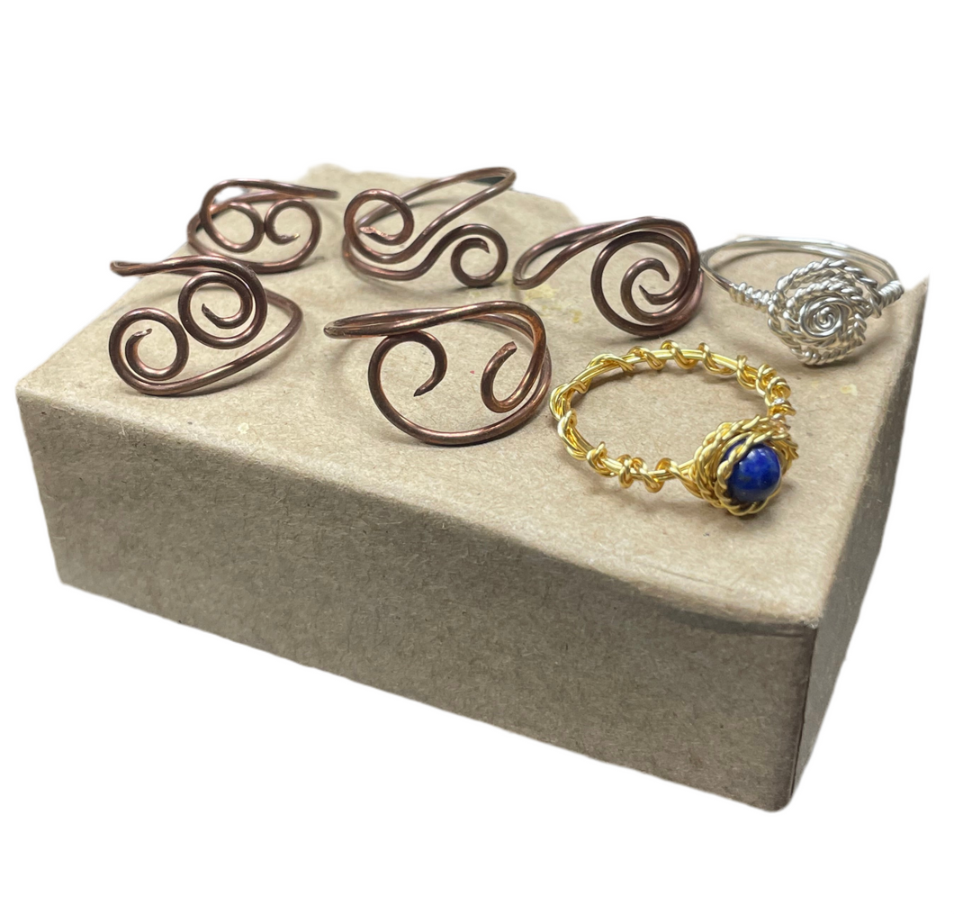Hand-twisted wire ring - variedad